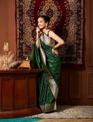 Green And Black Handwoven Jamawar Banarasi Silk Saree