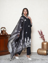 Black v-neck cotton suit set