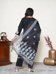 Black v-neck cotton suit set