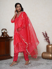 scarlet red bandhej print suit